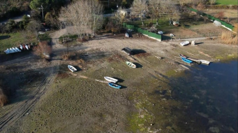 Suların çekildiği Terkos Gölü’nde yürüyüş yapıldı