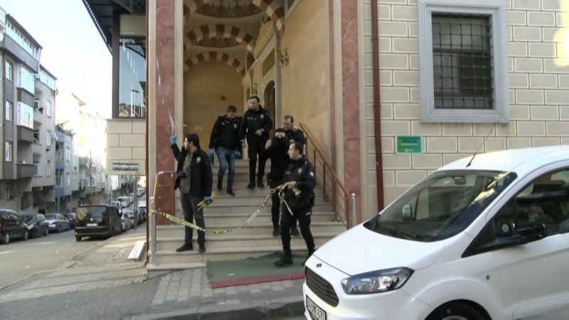 Gaziosmanpaşa'da namaz kılan adam silahla vuruldu