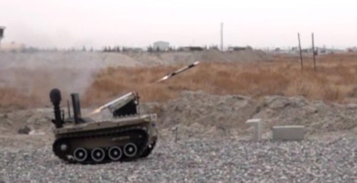 Türkiye'nin ‘robot askeri’ füze attı