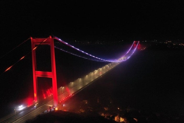 İstanbul'da Boğaz'ı trafiğe kapattıran sis