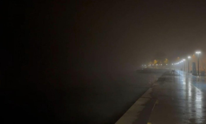 İstanbul'da Boğaz'ı trafiğe kapattıran sis