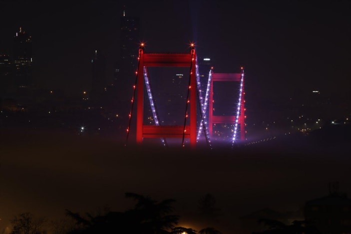 İstanbul'da Boğaz'ı trafiğe kapattıran sis
