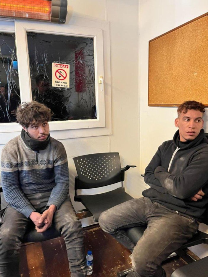 İstanbul’da 2 göçmen otobüs tekerleğinden çıktı