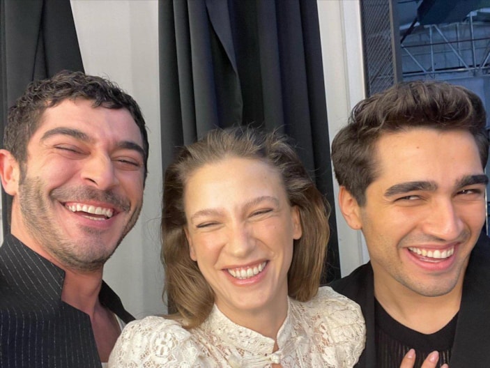 Mert Ramazan Demir, Serenay Sarıkaya ve Burak Deniz’in eğlenceli anları