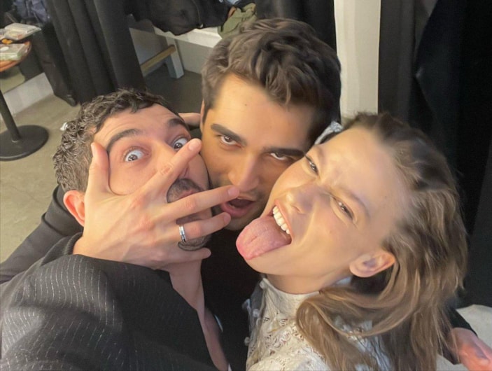 Mert Ramazan Demir, Serenay Sarıkaya ve Burak Deniz’in eğlenceli anları