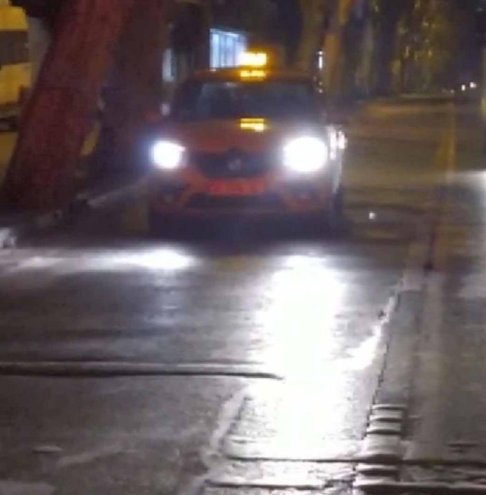 Fatih'te 3 yolcu, bindikleri taksinin şoförünü döverek öldürdü 