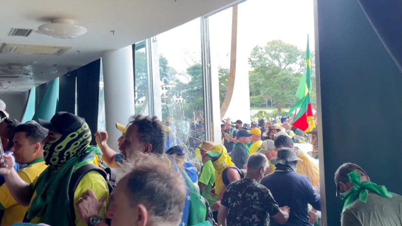 Brezilya'da baskınların ardından görevden alma dalgası başladı