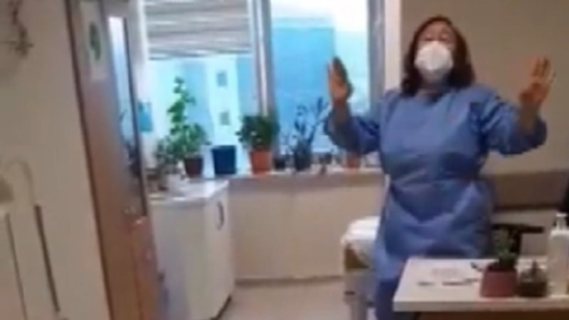 İzmir'de hastanede maske takma tartışması