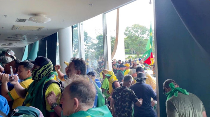 Brezilya'da baskınların ardından görevden alma dalgası başladı