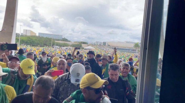 Brezilya'da baskınların ardından görevden alma dalgası başladı