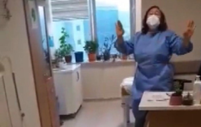 İzmir'de hastanede maske takma tartışması