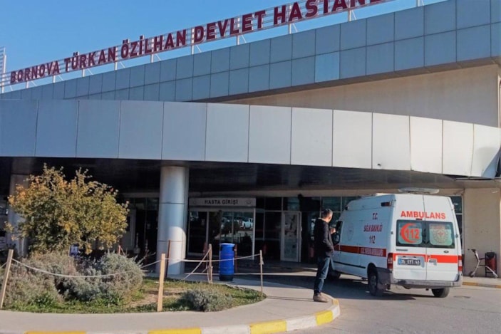 İzmir'de hastanede maske takma tartışması