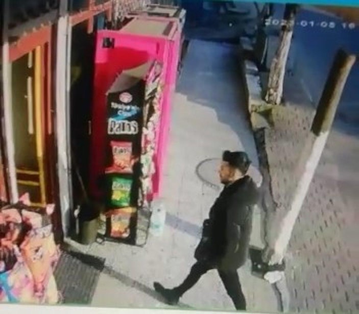 i Kartal’daki bir evde 2 genç kızı öldüren katil zanlısı kamerada