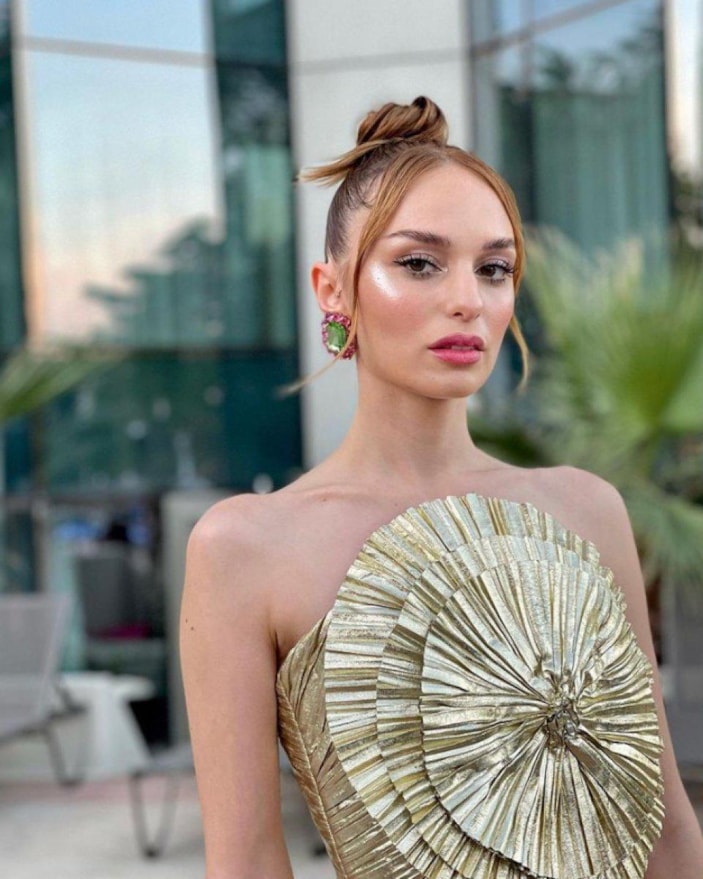 Nilperi Şahinkaya: Ailem evlenmemi istemiyor