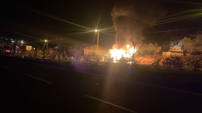 Seyir halindeki otomobil alev alev yandı -2