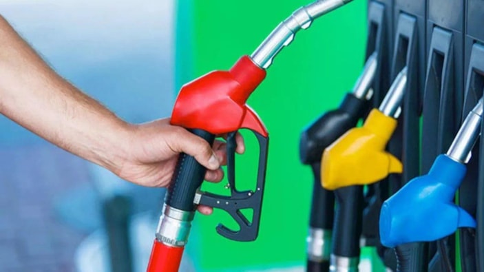 Akaryakıtta tabela değişiyor! Benzine indirim mi geliyor? İşte 10 Ocak 2023 güncel akaryakıt fiyatları
