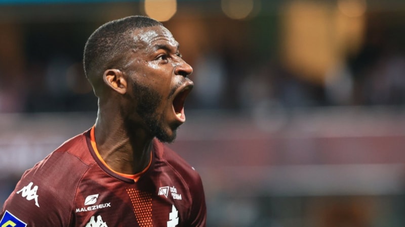 Beşiktaş savunmaya Kouyate'yi istiyor