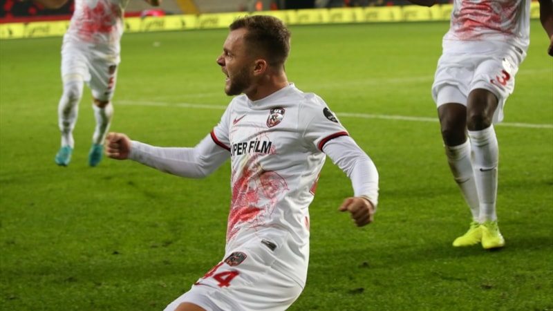 Alexandru Maxim, 36 maç sonra takımını yalnız bıraktı