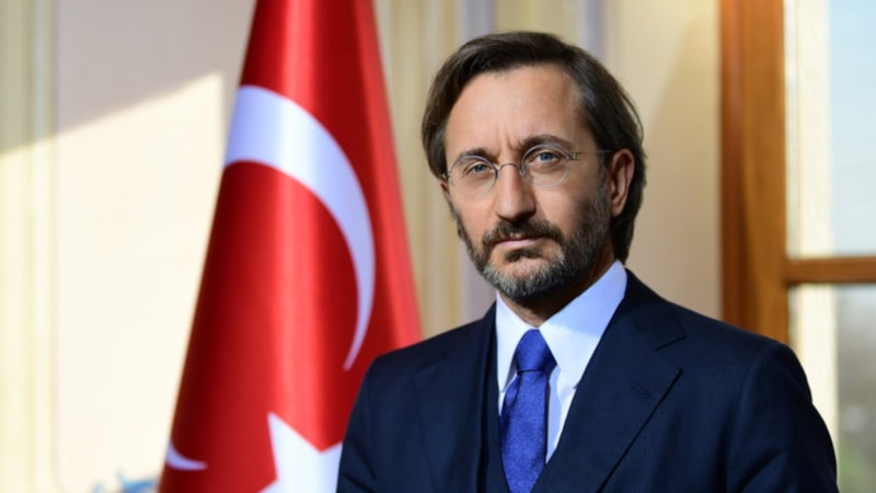 Fahrettin Altun'dan gazetecilere kutlama