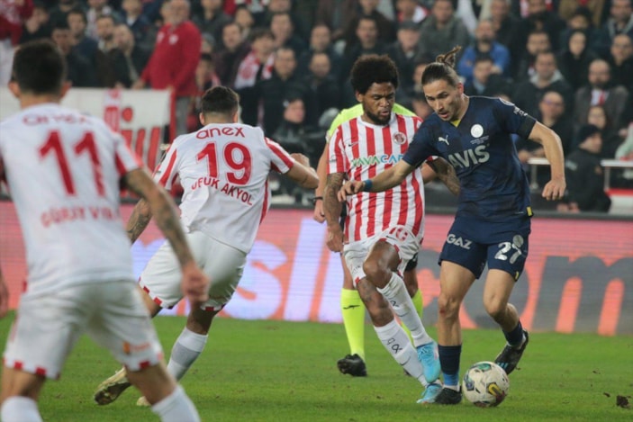 Antalyaspor Başkanı: Doğukan Sinik ile görüşüyoruz