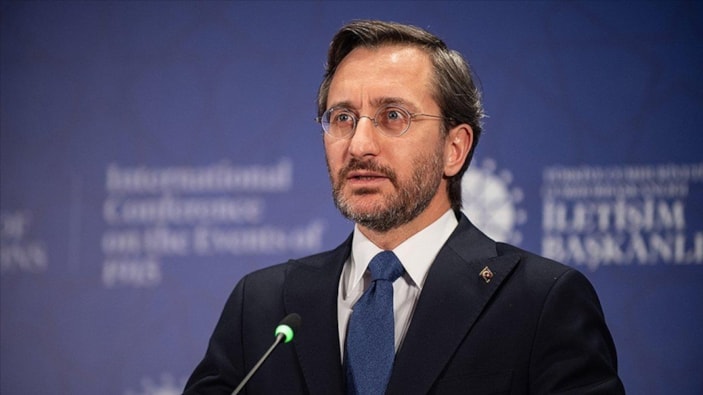 Fahrettin Altun'dan gazetecilere kutlama
