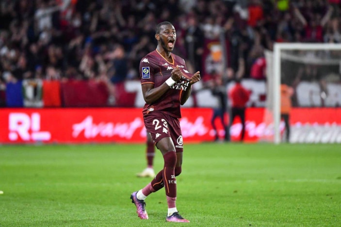 Beşiktaş savunmaya Kouyate'yi istiyor