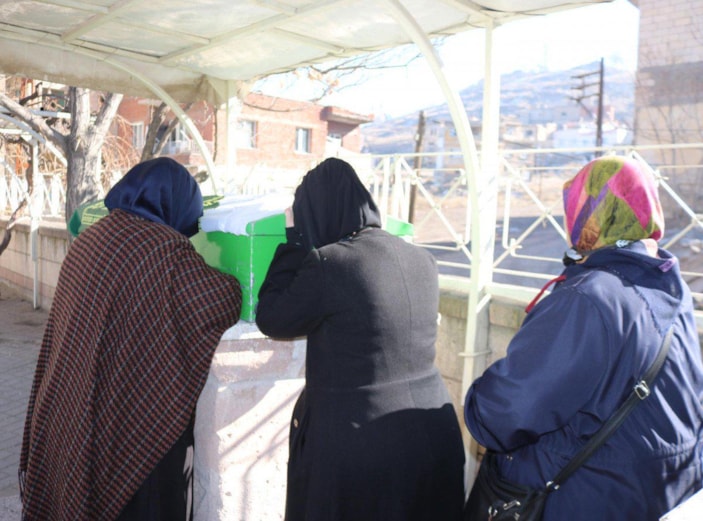 Pandemi döneminde fedakarca çalışan kadın doktor hayatını kaybetti