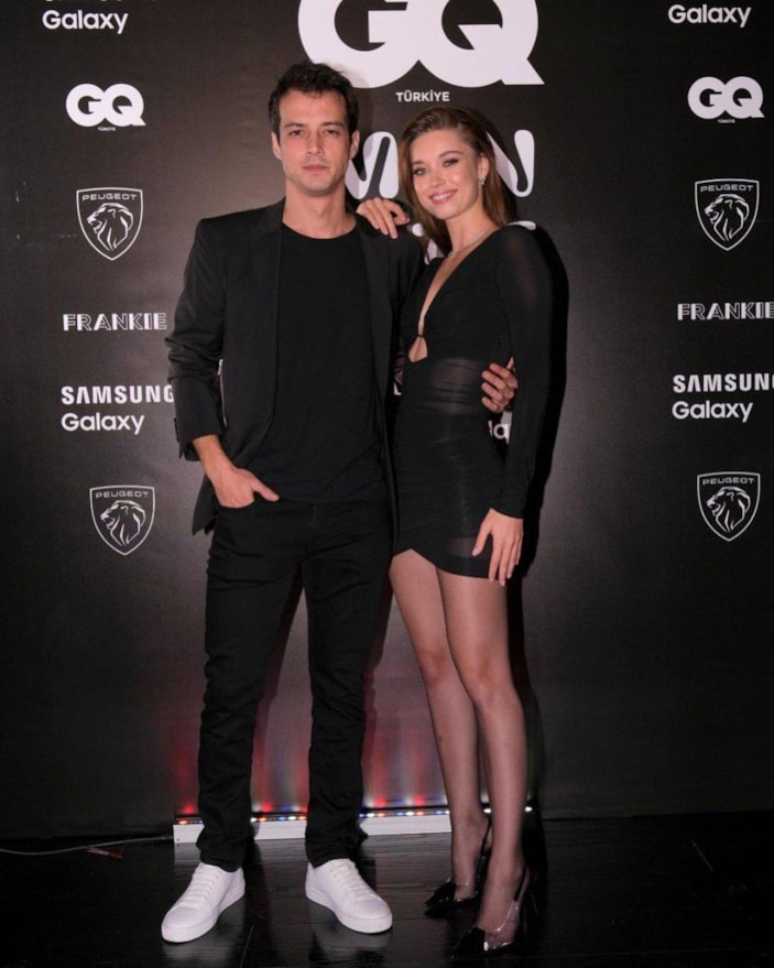 Mert Yazıcıoğlu ve Afra Saraçoğlu aynı evde yaşamaya devam ediyor