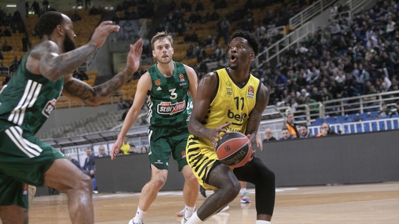 Fenerbahçe, Panathinaikos'u deplasmanda yendi