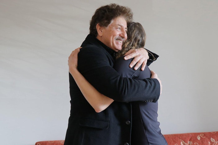 Almanya'dan Kayseri'ye Türk babasıyla tanışmak için geldi