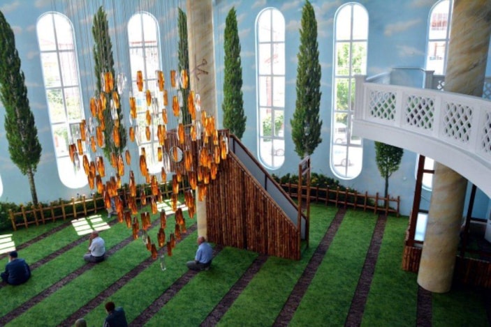 Cennet'i görmek isteyen bu camiye gidiyor! Bakara'dan esinlenildi...