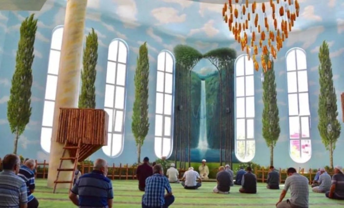 Cennet'i görmek isteyen bu camiye gidiyor! Bakara'dan esinlenildi...