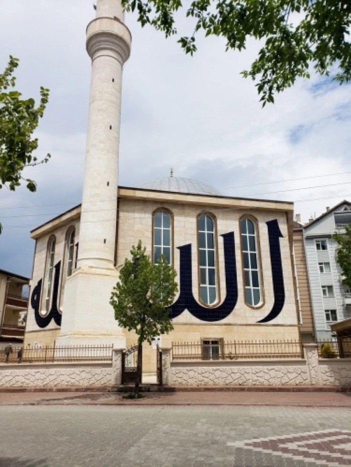 Cennet'i görmek isteyen bu camiye gidiyor! Bakara'dan esinlenildi...
