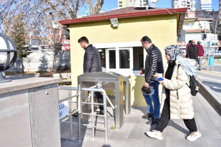 Oğluyla üniversitenin aynı bölümünde eğitim görüyor -2