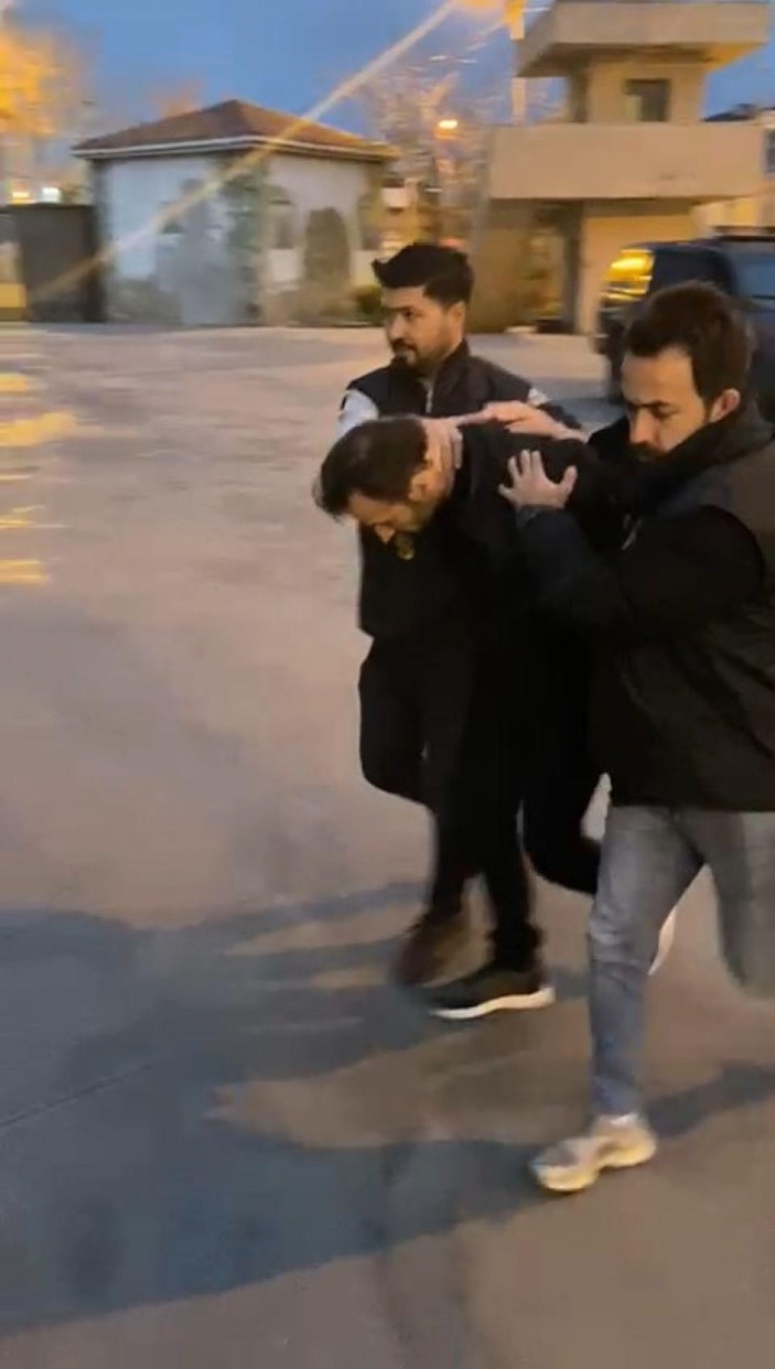 Sultangazi'de eski eşi ve komşularını dehşeti yaşatmıştı; yakalandı -3