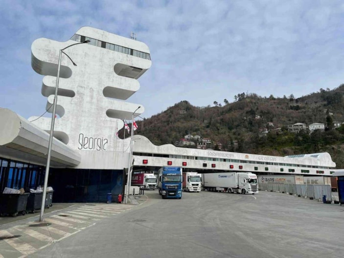 Sarp Sınır Kapısından geçtiğimiz yıl 5 milyon yolcu geçiş yaptı -1