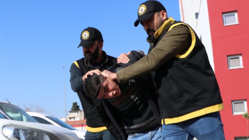 Adana'da motoru yavaş kullan uyarısında arkadaşını öldürdü