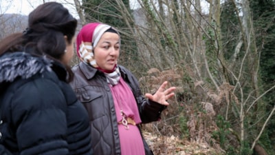 Gurbetçi kadın rüyasında hazine gördüğü araziyi kazdırıyor