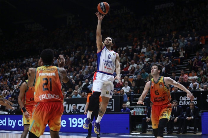 Anadolu Efes, Euroleague'de Valencia'ya yenildi