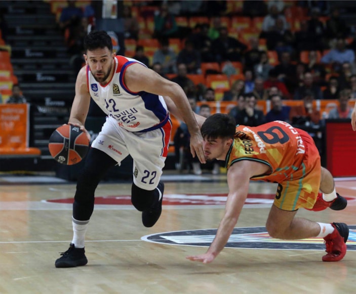 Anadolu Efes, Euroleague'de Valencia'ya yenildi