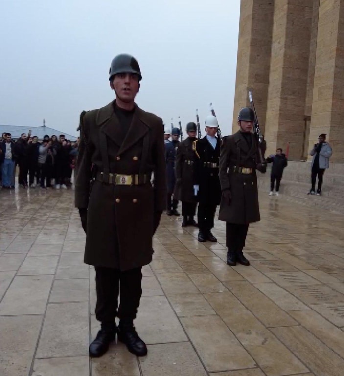 Anıtkabir'de Mehmetçik'in nöbet değişim anı
