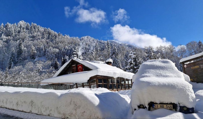 Kar yağışı, Kaçkar Dağları Milli Parkı'nda etkisini gösterdi