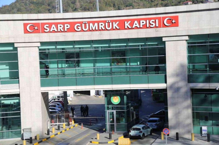 Sarp Sınır Kapısından geçtiğimiz yıl 5 milyon yolcu geçiş yaptı -3