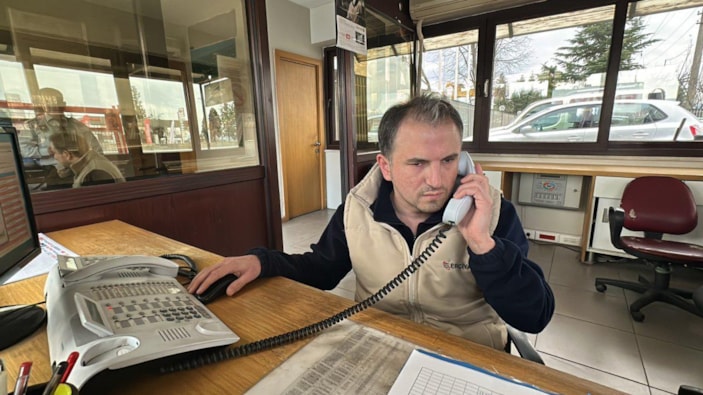 İ Düzce’de yıllar sonra işe giren görme engelliden örnek davranış