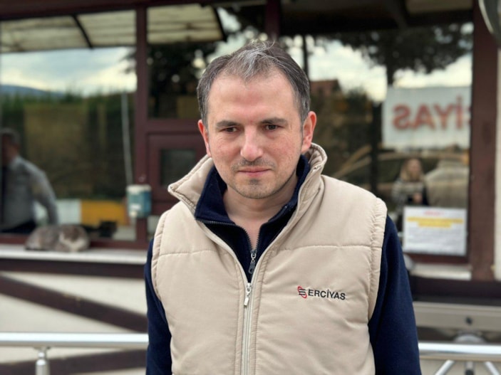 İ Düzce’de yıllar sonra işe giren görme engelliden örnek davranış