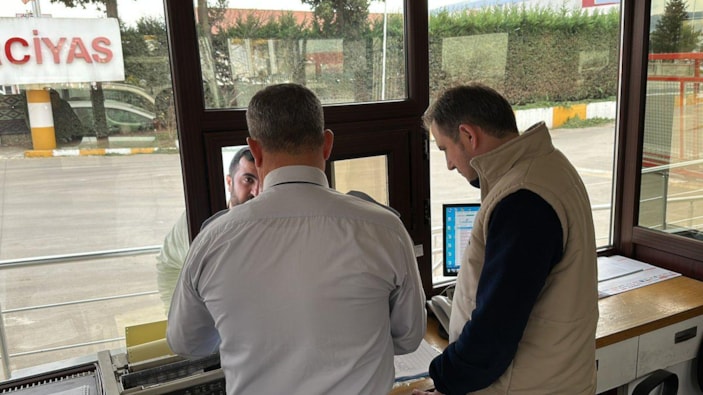 İ Düzce’de yıllar sonra işe giren görme engelliden örnek davranış