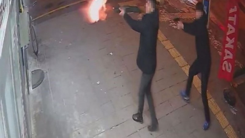 Erzurum'da iki arkadaş, kendilerini bıçaklayan kişiyi pompalı tüfekle vurdu