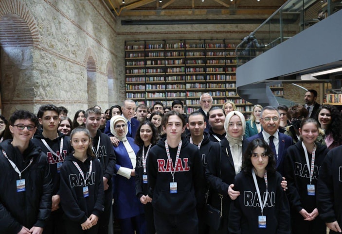 Cumhurbaşkanı Erdoğan Rami Kütüphanesi'ni gezdi