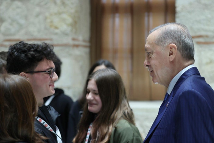 Cumhurbaşkanı Erdoğan Rami Kütüphanesi'ni gezdi