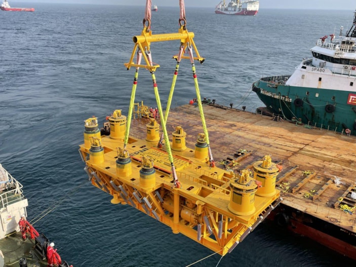 Karadeniz gazını dağıtacak ikinci hazne de denize indirildi